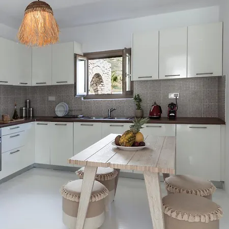 Amalgam Homes Paros أمبيلاس